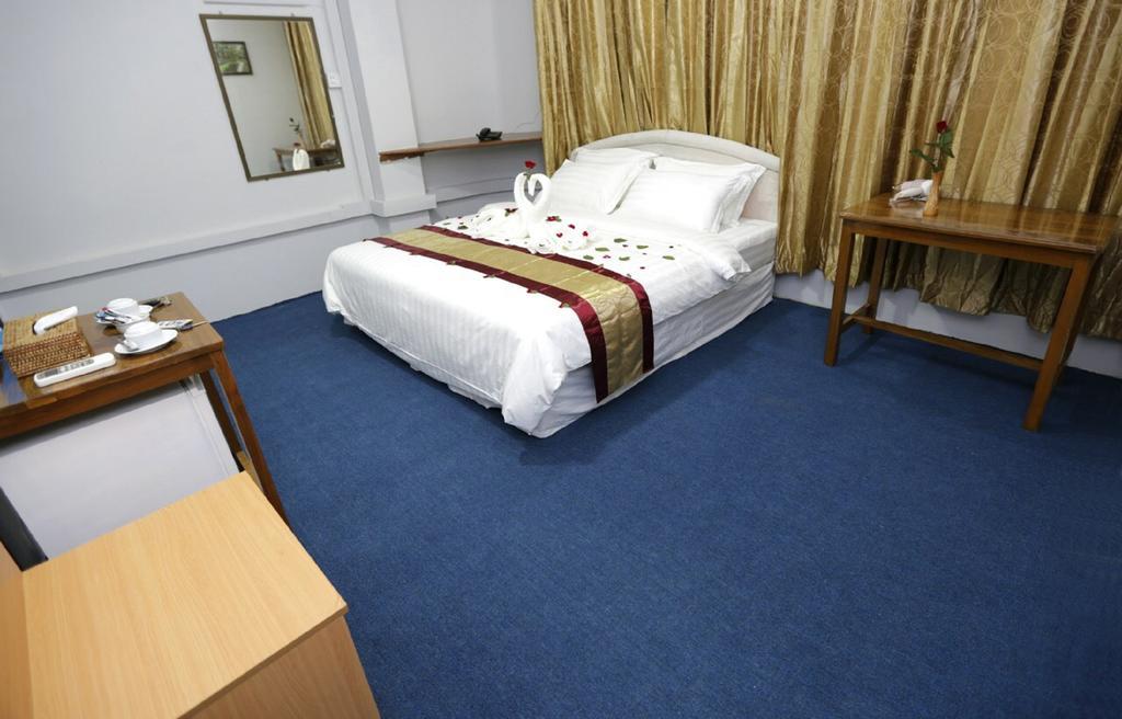 Vacation Hotel Янгон Екстер'єр фото