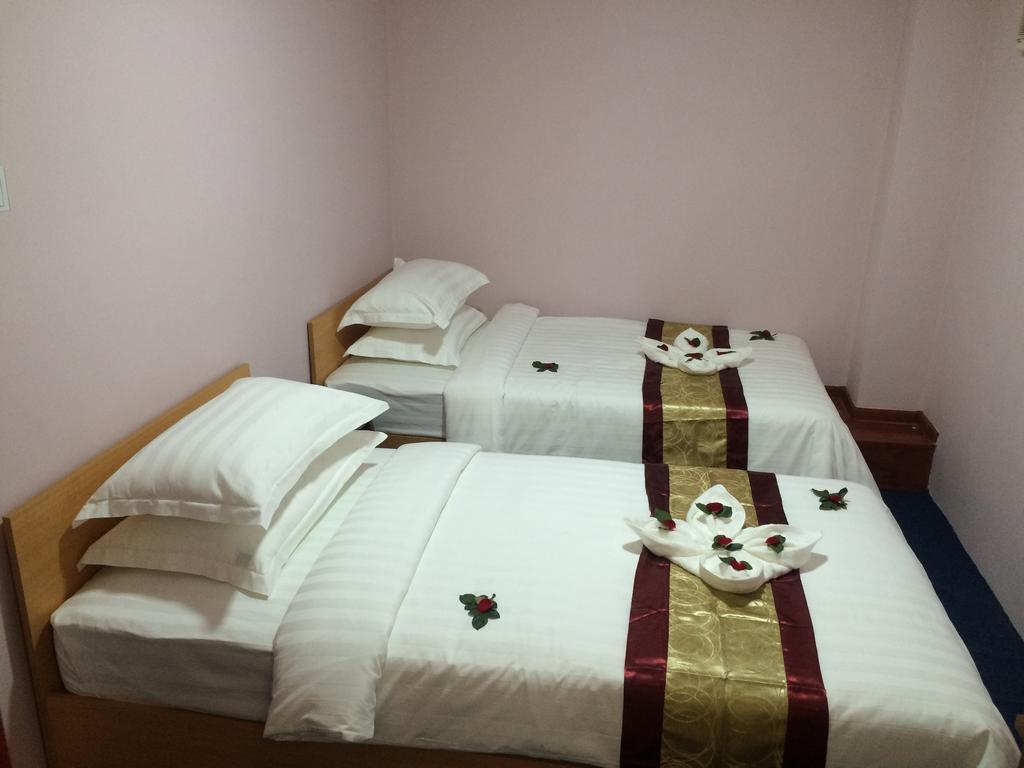 Vacation Hotel Янгон Екстер'єр фото